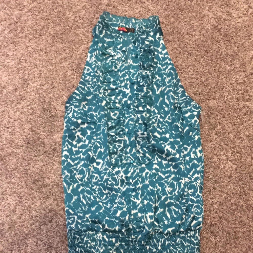 Sleeveless blouse